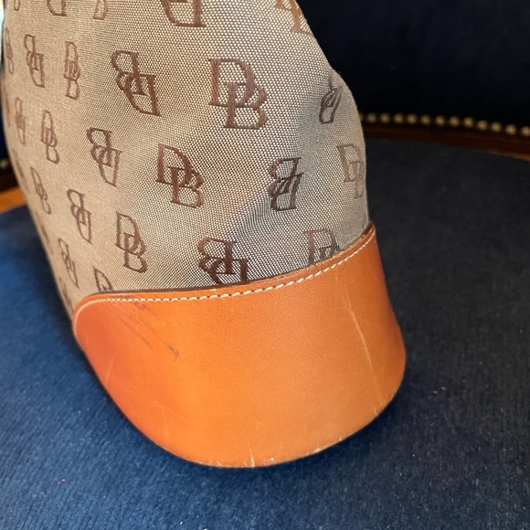 GORGEOUS VINTAGE DOONEY IN EXCELLENT CONDITION WAITING FOR YOU! - Picture 9 of 16